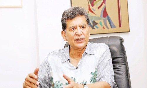 People are not involved in the political settlement talks
