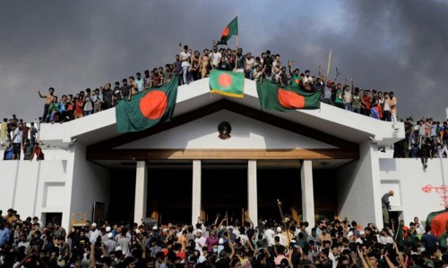 How difficult is it to form a new political party after Hasina's fall?